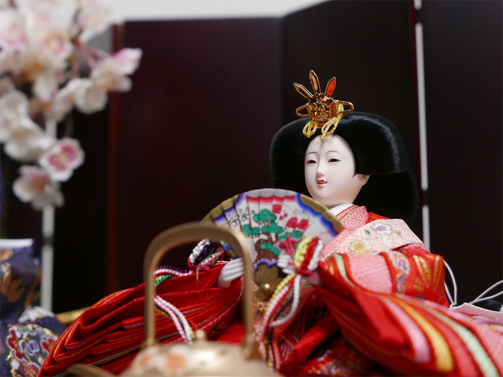 オーソドックスな色合いの雛人形茶塗屏風親王飾りが安い 雛人形親王飾り～広島市の人形問屋十二段屋