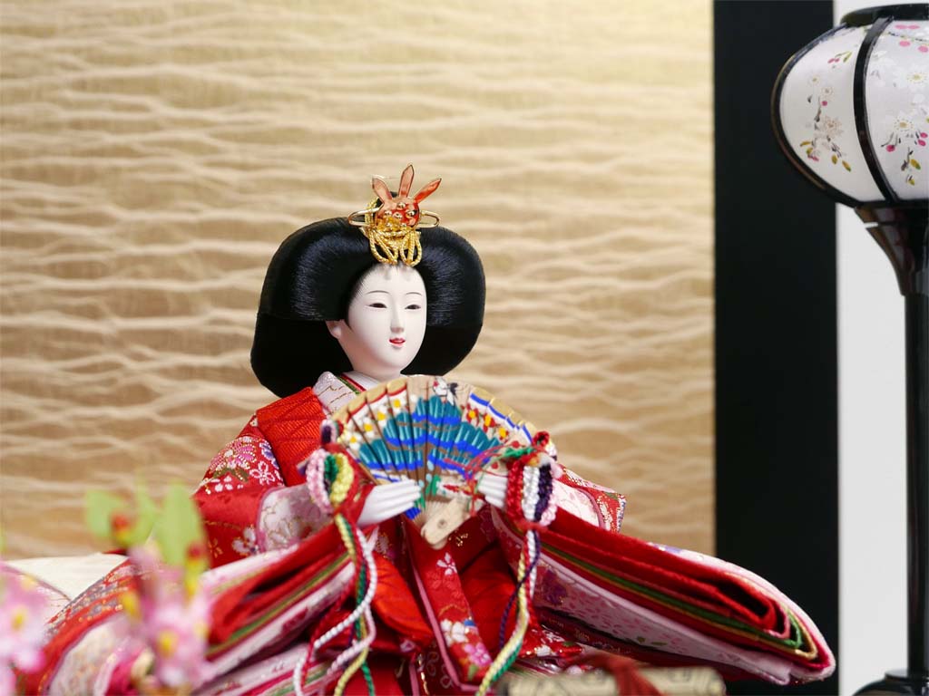 桜模様の金襴衣装雛人形絹金包み屏風巻物親王飾り