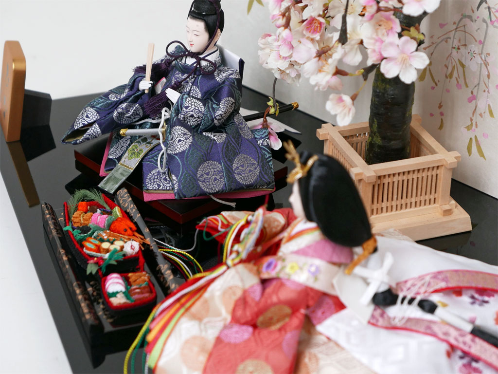 ピンクと青の有職文様衣装の雛人形手描き桜屏風桜親王飾り