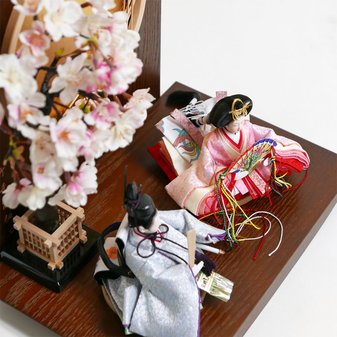 ピンクと水色衣装の極小雛人形金桜衝立桜親王飾り