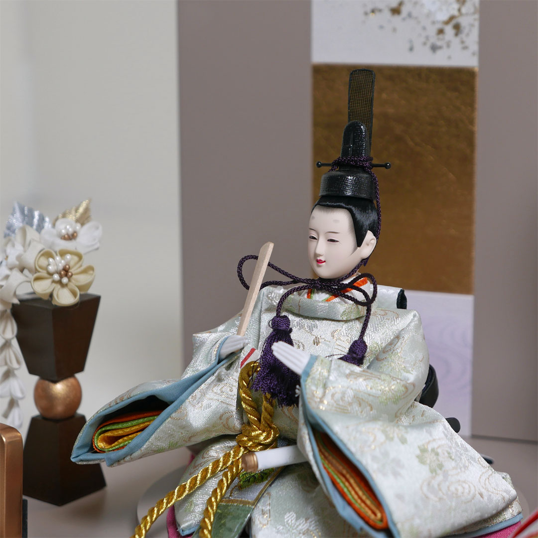 薄ピンクと薄緑の流水桜衣装雛人形金箔チラシモカ親王飾り