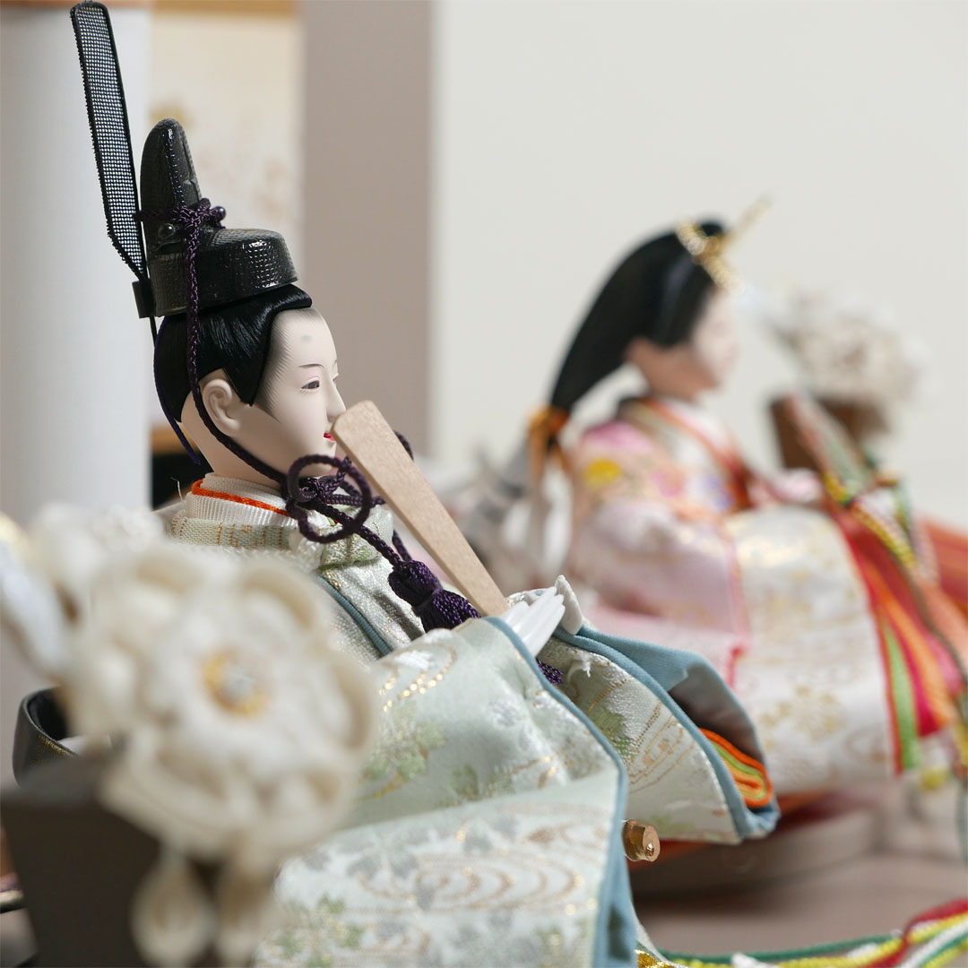 薄ピンクと薄緑の流水桜衣装雛人形金箔チラシモカ親王飾り
