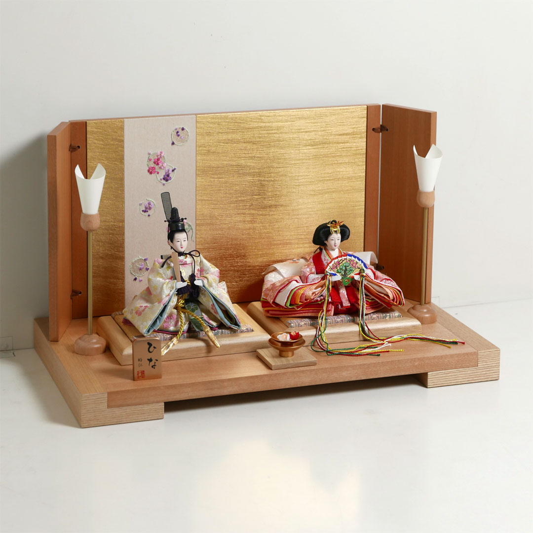 オレンジと黄色の桜柄衣装の雛人形木目金刺繍屏風親王飾り