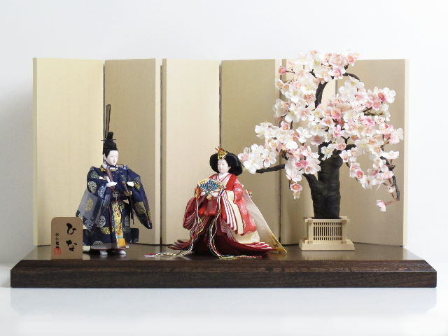 品の良い有職立ち雛を桜の木でシンプルに飾った創作飾り