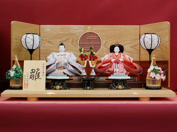 淡~い衣装の親王飾り。コンパクトな間口70cm
