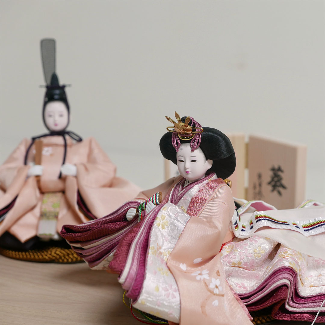 柴田家千代作 手描き桜ピンク衣装雛人形栓平台花飾り