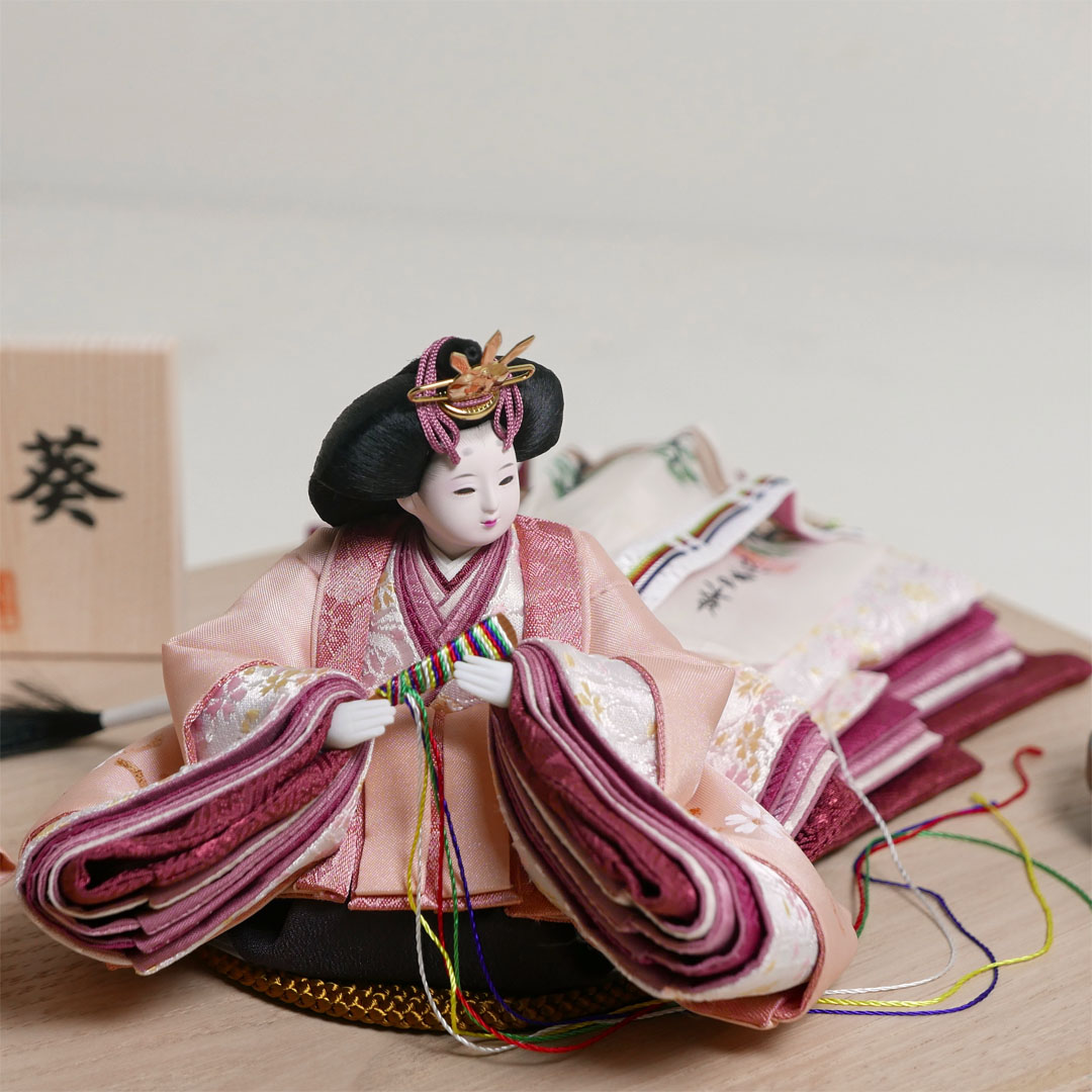 柴田家千代作 手描き桜ピンク衣装雛人形栓平台花飾り
