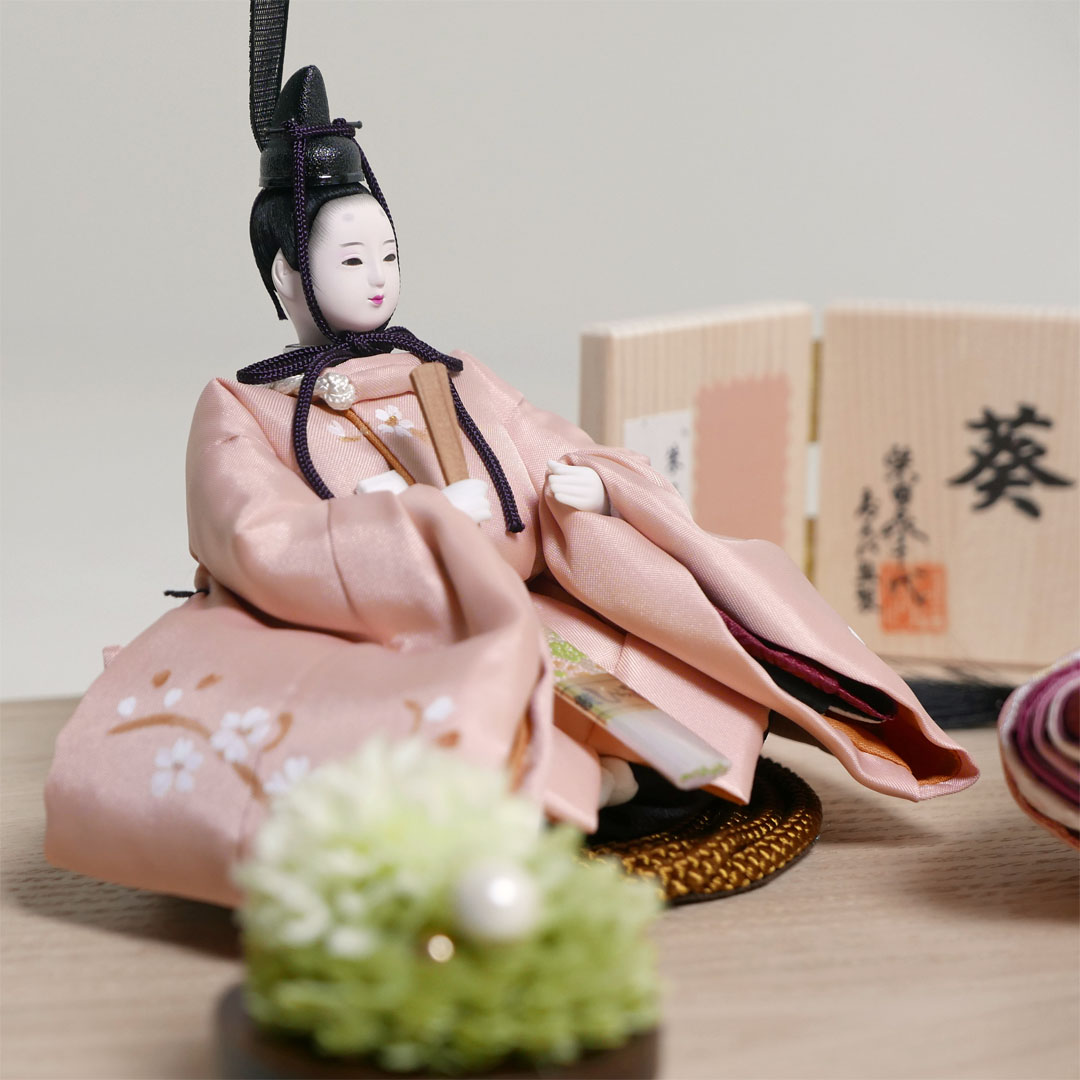 柴田家千代作 手描き桜ピンク衣装雛人形栓平台花飾り