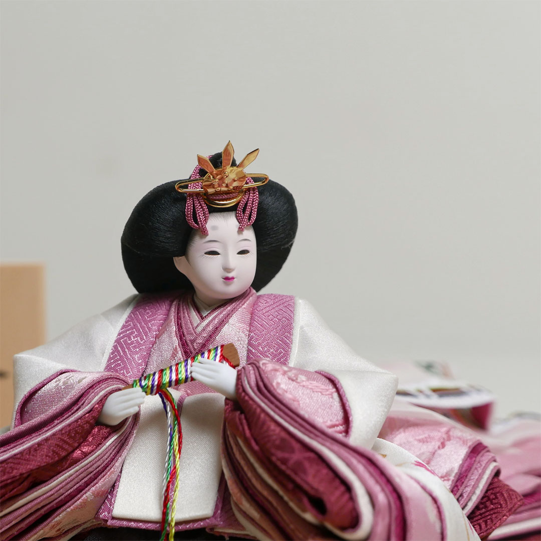柴田家千代作 手描き桜白衣装雛人形栓平台花飾り