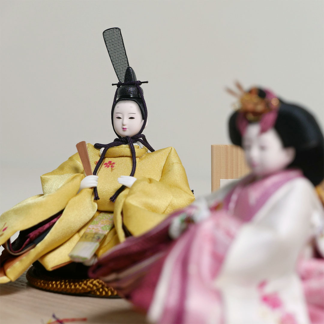 柴田家千代作 手描き桜白衣装雛人形栓平台花飾り