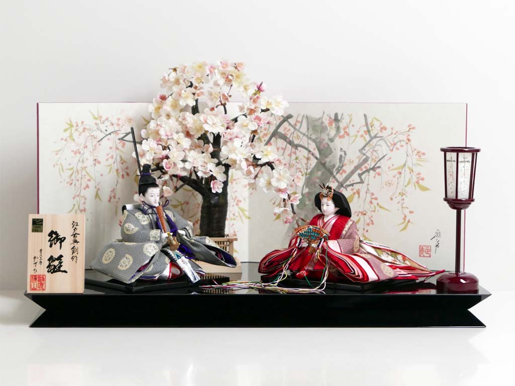 横山一彦作 名物裂糸屋輪宝手衣装の雛人形手描き桜屏風大桜親王飾り