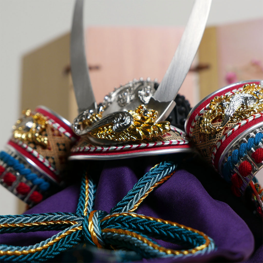 平安道斎作 白光7号プラチナ箔押兜引出し収納飾り