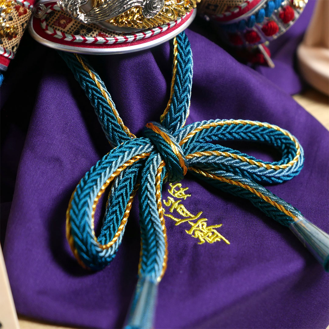 平安道斎作 白光7号プラチナ箔押兜引出し収納飾り