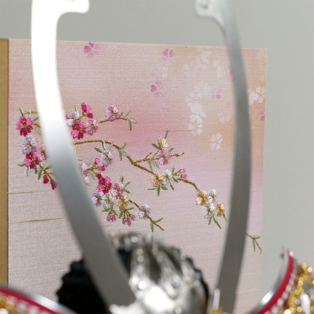 平安道斎作 白光7号プラチナ箔押兜引出し収納飾り