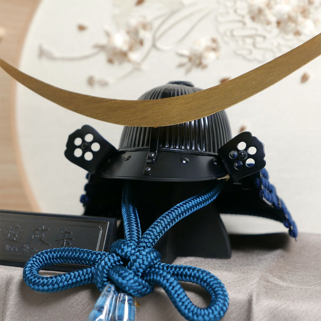 雄山作 7号伊達政宗公兜桜刺繍月型飾り