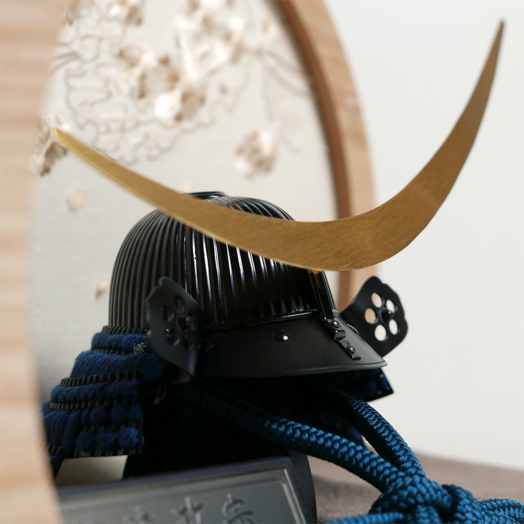 雄山作 7号伊達政宗公兜桜刺繍月型飾り