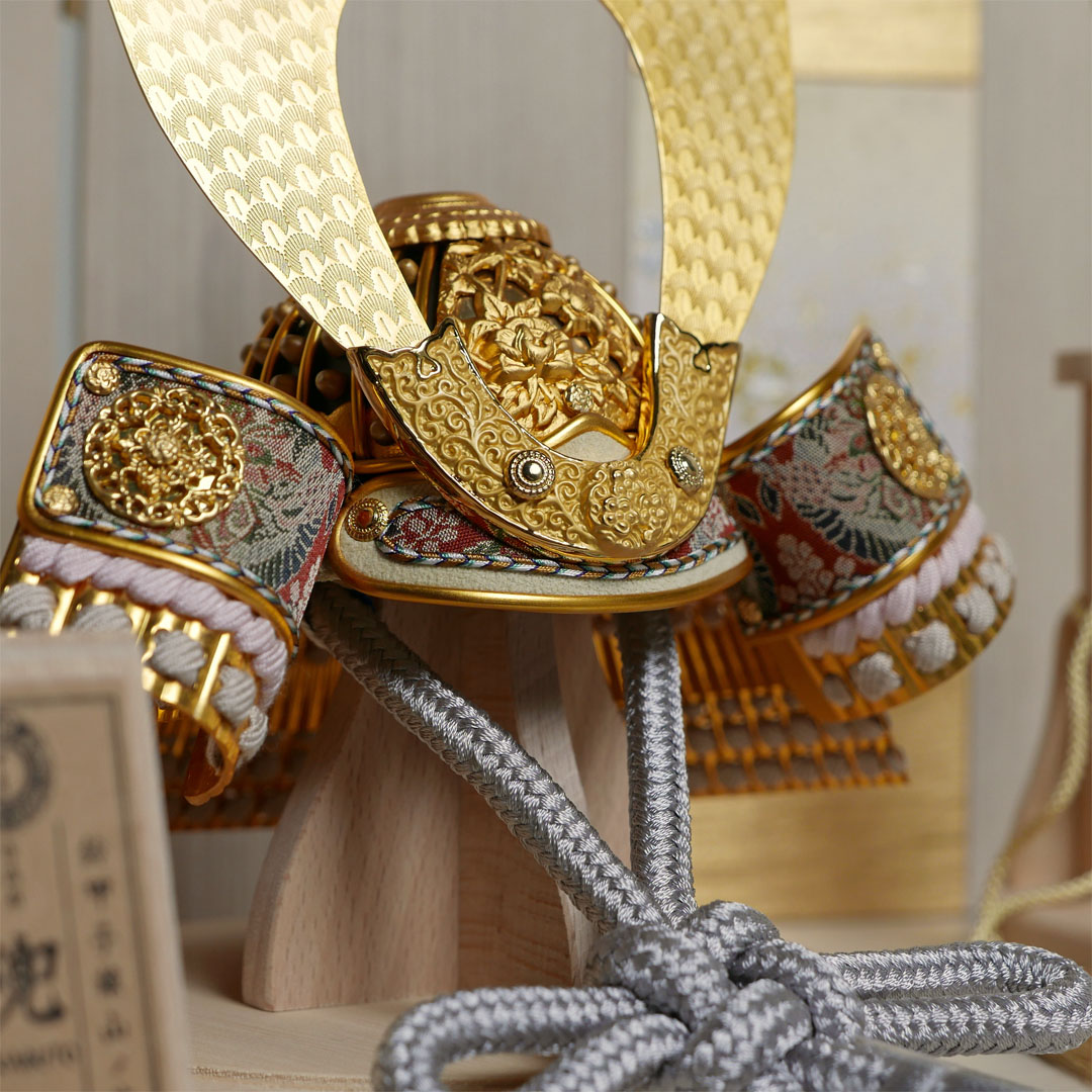 雄山作 天賦之兜7号華白木目屏風収納飾り