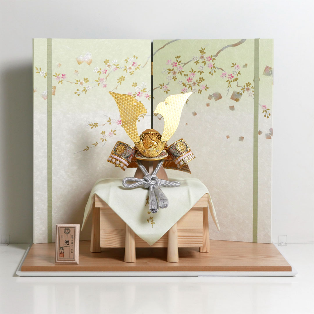 雄山作 天賦之華7号緑ボカシ枝桜屏風タモ2重台兜飾り