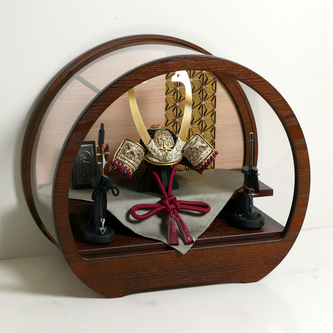 雄山作 無双雀 1/5 黒小札紅梅威 アクリル円型オーク塗飾り