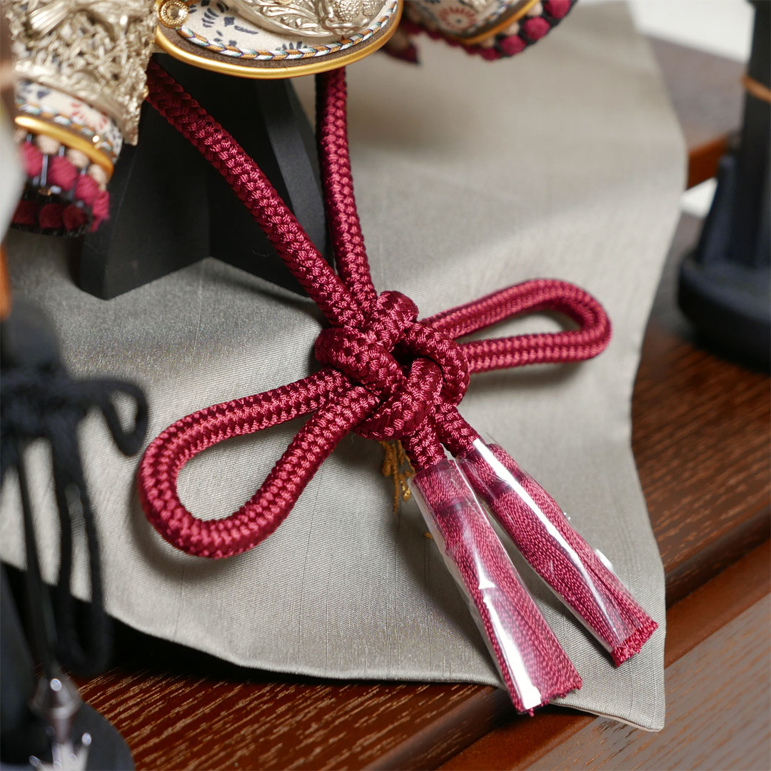 雄山作 無双雀 1/5 黒小札紅梅威 アクリル円型オーク塗飾り