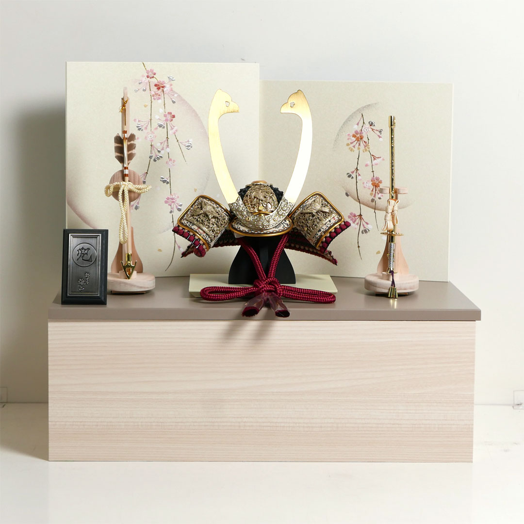 雄山作 無双雀 1/5 奉納兜 黒小札紅梅威桜段違い屏風収納飾り