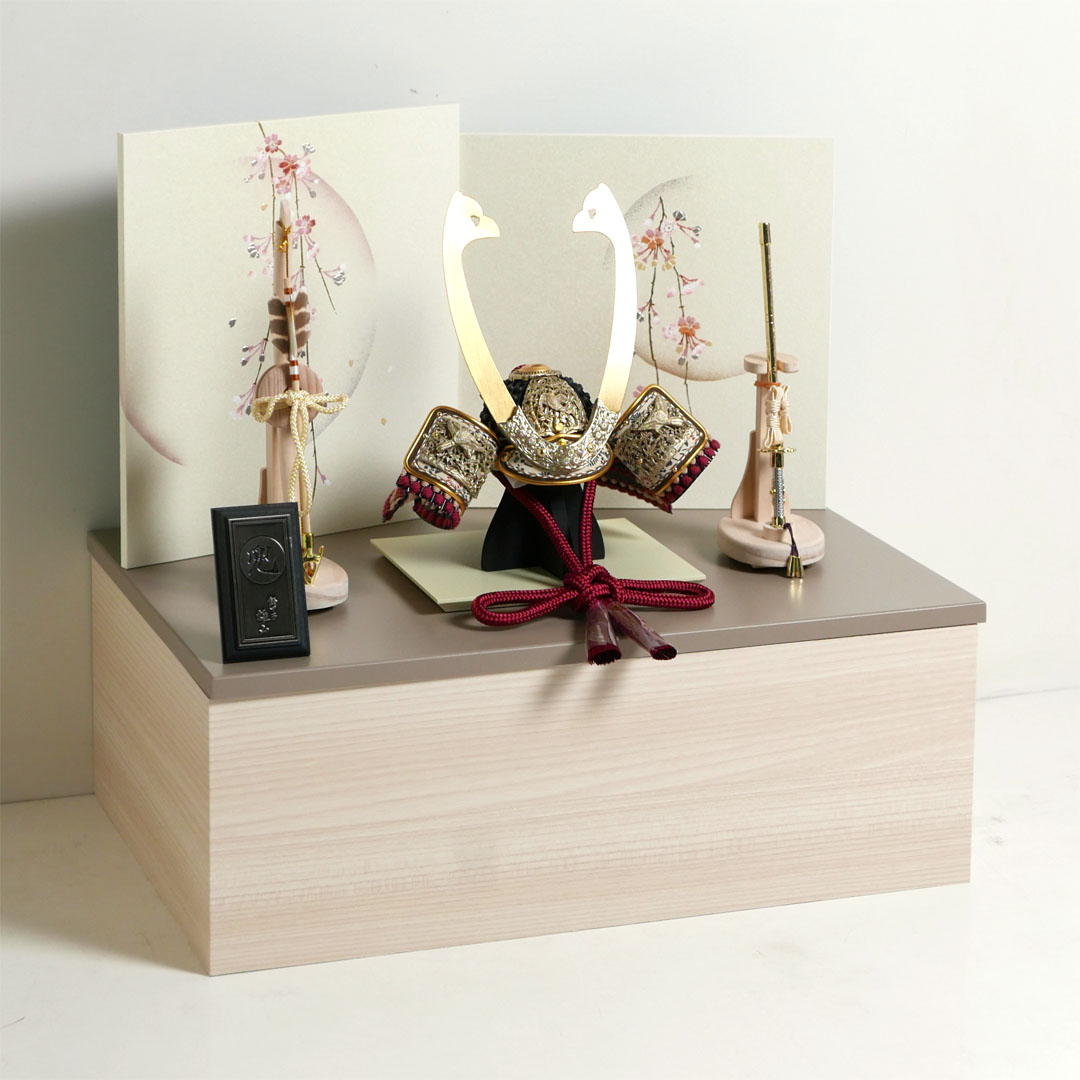 雄山作 無双雀 1/5 奉納兜 黒小札紅梅威桜段違い屏風収納飾り