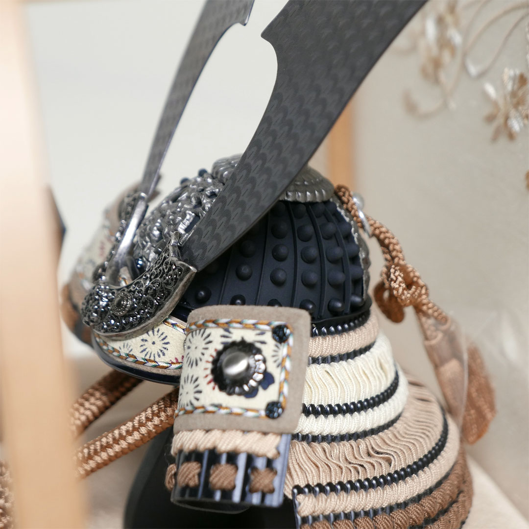 雄山作 天賦之大和7号桜刺繍月型飾り