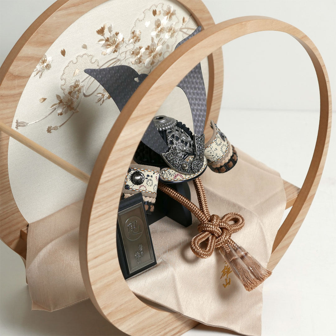 雄山作 天賦之大和7号桜刺繍月型飾り