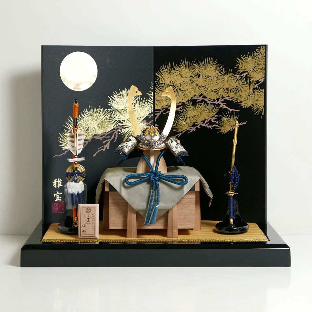雄山作 暁紺糸威兜1/5サイズ月に松屏風飾り