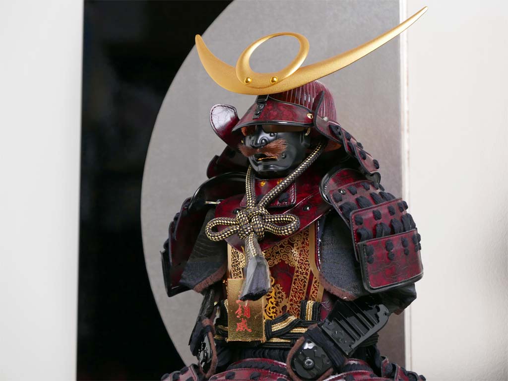上杉謙信虎千代甲冑7号黒塗り銀丸二曲屏風鎧飾り 雄山作 五月人形 限定品