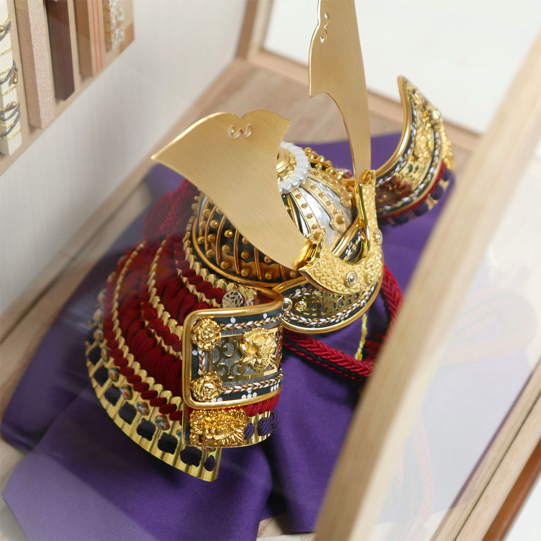 平安道斎作 北斗8号純金箔押小札兜アクリル円型ケース飾り