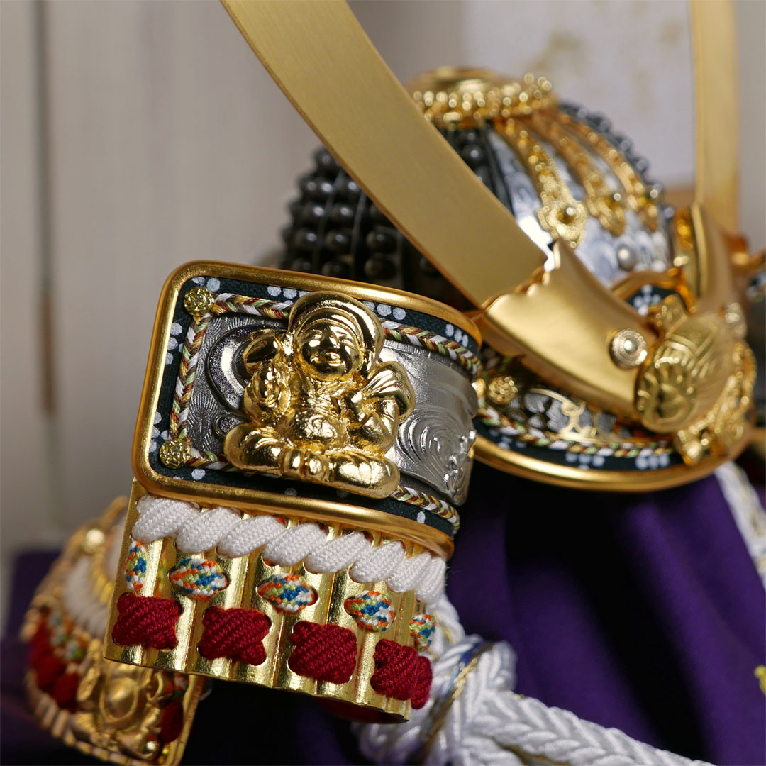 平安道斎作 七福神の兜10号白糸沢潟威白木目屏風収納飾り
