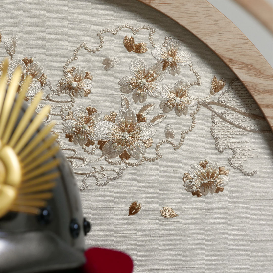 雄山作 織田信長南蛮兜10号桜刺繍月型飾り
