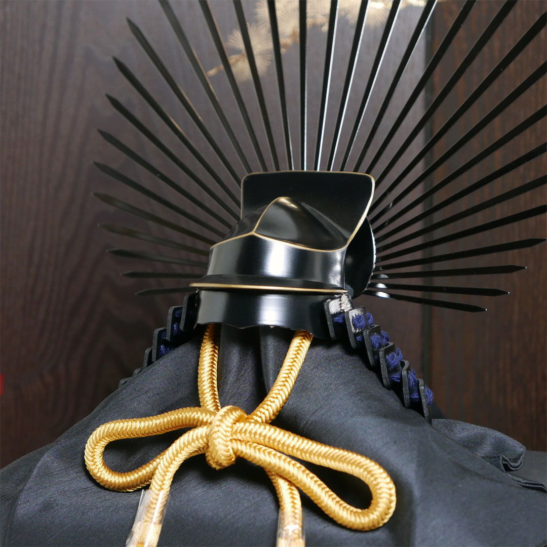 雄山作 豊臣秀吉公馬藺後立兜10号金銀松オーク二曲屏風鎧飾り