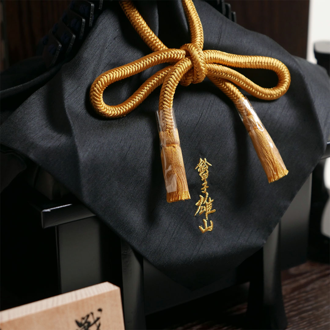 雄山作 豊臣秀吉公馬藺後立兜10号金銀松オーク二曲屏風鎧飾り