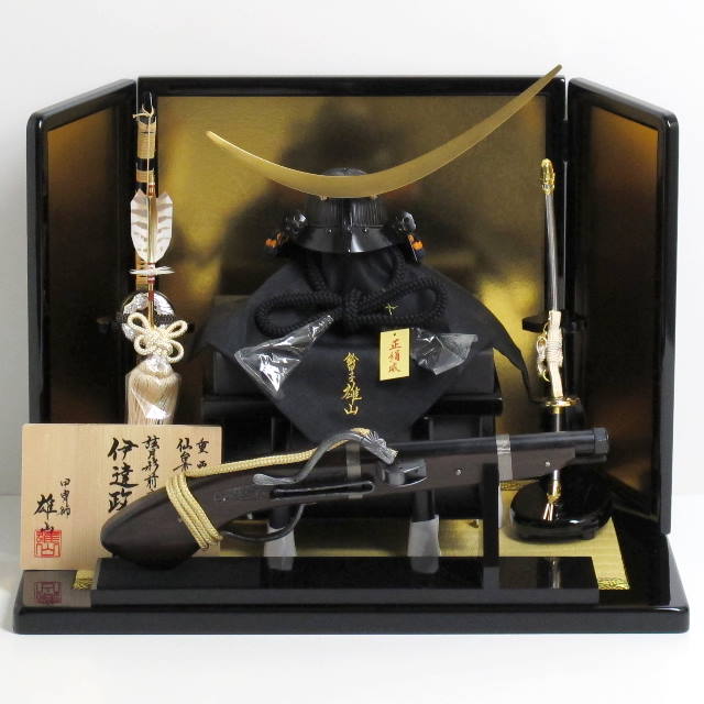 1/3伊達政宗弦月形前立六十二間筋鉢兜火縄銃金屏風飾り