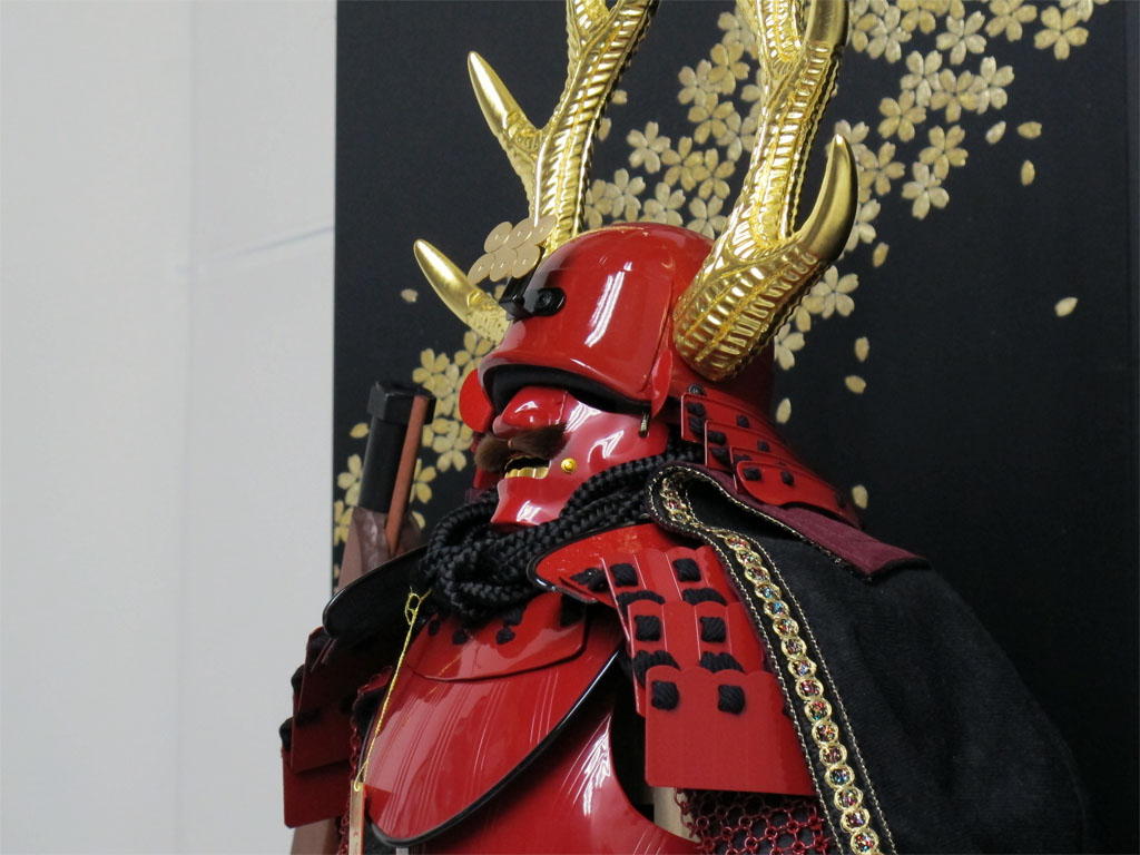 真田信繁(真田幸村)南蛮胴具足金桜黒屏風火縄銃飾り