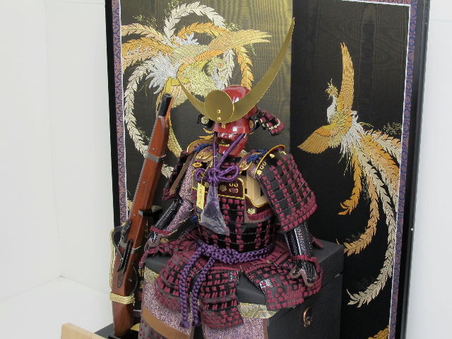 五月人形 鎧飾り 奉納鎧 5号 天勢 正絹糸縅 金屏風 横幅50cm
