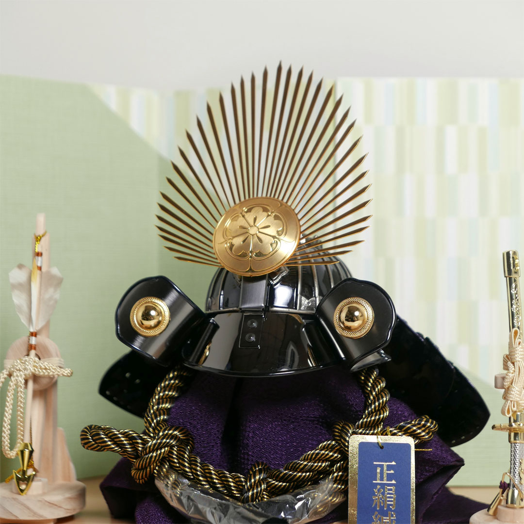 織田信長公黒ブロンズ筋鉢12号兜縞格子包み貼り屏風ナチュラルウッド収納飾り