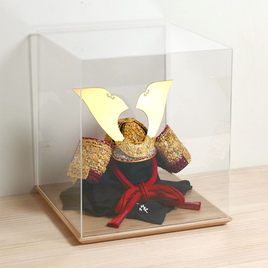 雄山作 12号菊一文字之兜 アクリル5面ケース飾り 国宝模写