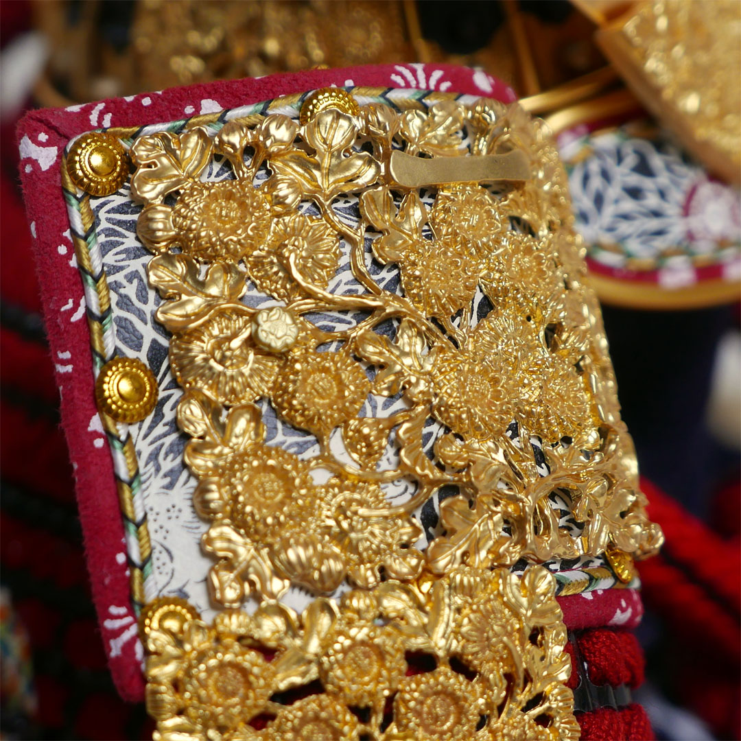 雄山作 12号菊一文字之兜 アクリル5面ケース飾り 国宝模写