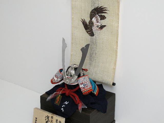 浅葱威之兜鷹タペストリー焼桐箱収納飾りの五月人形