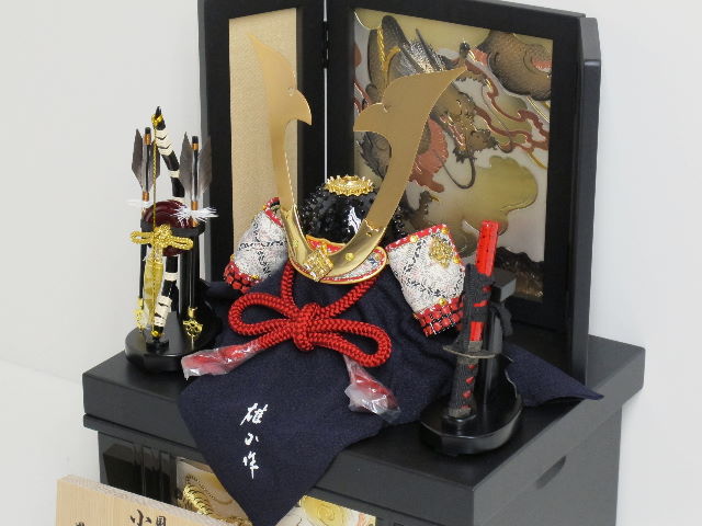 管田天神社所蔵模写小桜韋黄辺威之兜彫金竜虎黒収納飾り