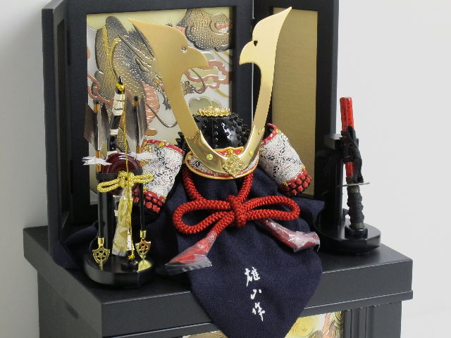 管田天神社所蔵模写小桜韋黄辺威之兜彫金竜虎黒収納飾り
