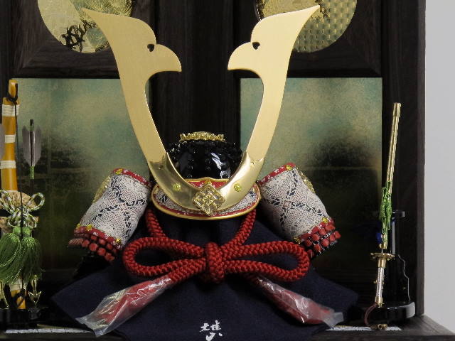小桜韋黄辺威之兜透かし彫竹虎松鷹収納飾りの五月人形