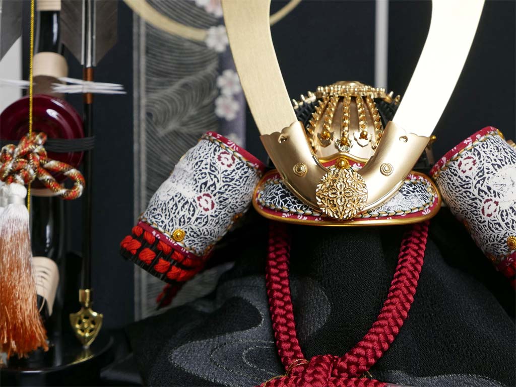 日御碕神社所蔵国宝模写白糸威しの兜15号月夜桜収納兜飾り 雄山作