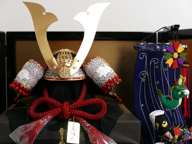 日御碕神社所蔵国宝模写白糸威しの兜15号出世鯉の滝のぼり飾り