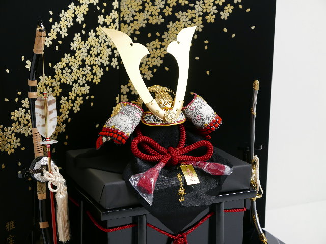 日御碕神社所蔵国宝模写白糸威しの兜15号金銀桜屏風飾り