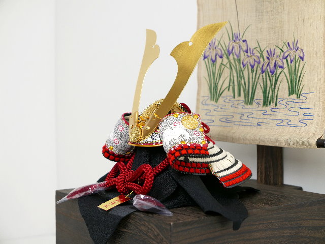 日御碕神社所蔵国宝模写白糸威しの兜15号蜻蛉菖蒲柄タペストリー収納飾り