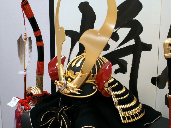 クワガタムシを連想させる強そうな阿古陀形筋鉢兜10号手書き名前誕生日入り五月人形